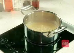 Illustration of how to make millet and longan porridge 2