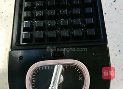 Illustration of how to make dragon fruit egg pancake 7