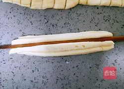 Illustration of how to make homemade fried dough sticks 12