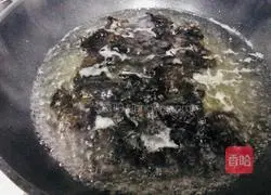 Illustration of how to make cold black fungus 4