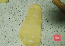 Illustration of how to make butter hand-torn bread 8