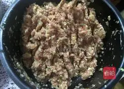 Illustration of how to make pork and cabbage buns 6