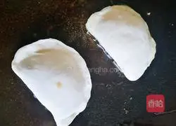 Illustration of how to make mutton and leek dumplings 10