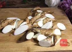 Illustration of how to make kelp and yam spine soup 4