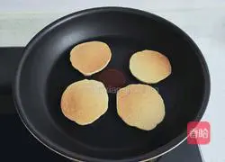 Illustration of how to make banana oatmeal muffins 9