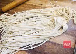 Illustration of how to make mutton noodles 12