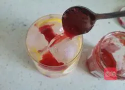 Illustration of how to make lychee lemon ice drink 8