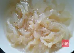 Illustration of how to make spicy and sour jellyfish shreds 1