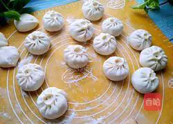 Illustration of how to make fried buns 9