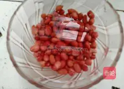 Illustration of how to make yam and peanut tube bone soup 4