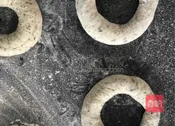 Illustration of how to make steamed black sesame bagel bread 10 
