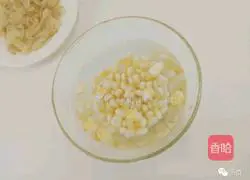 Illustration of how to use corn lily sweet soup to dispel dampness and replenish qi 3