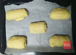 Illustration of how to make butter hand-torn bread 11