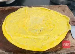 Illustration of how to make delicious egg skin soup 6