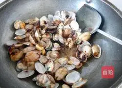 Illustration of how to make fried clams with sauce 6