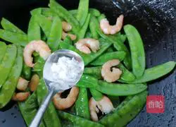 Snow peas Illustration of how to make fried shrimps 6