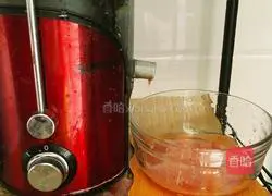 Illustration of how to make carrot and watermelon milkshake 6