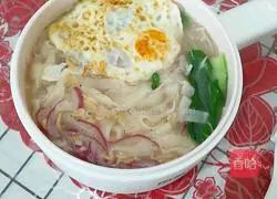 Illustration of hand-rolled radish noodles 12