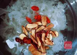 Recipe for Tremella, Water Chestnut and Snow Pear Sweet Soup 7