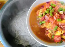 Illustration of how to make tomato noodles 9