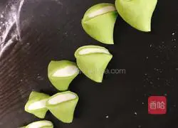 Illustration of how to make cabbage dumplings 3