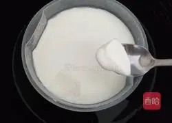Illustration of making rice cooker yogurt 9