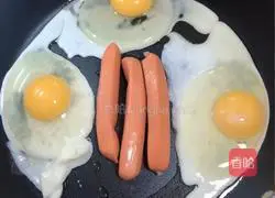 Big Mac hot dog (a nutritious foreign fast food) recipe illustration 3