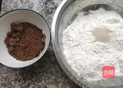 Illustration of how to make brown sugar steamed buns 1