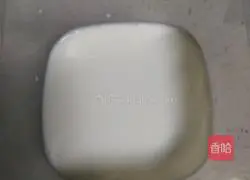 Illustration of how to make yogurt rainbow cup 3