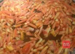 Illustration of how to make hot and sour soup 1