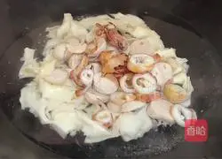 Seaweed Illustration of how to make meatball noodles 3