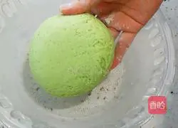  Illustration of how to make wontons made from cabbage skin 5