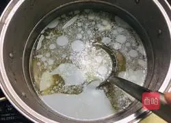 Illustration of how to make lamb chops and radish vermicelli 1