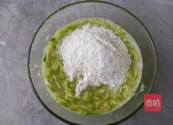 Illustration of how to make zucchini paste 6