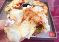 Illustration of how to make bacon, chive and shredded buns 19