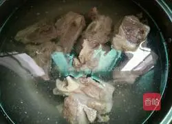 Illustration of how to make kelp bone soup 7