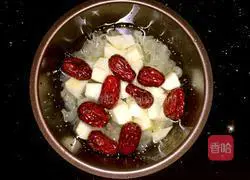 Apple, Tremella and Red Date Soup Recipe Illustration 4