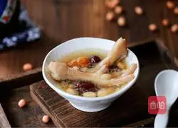 Illustration of how to make peanut chicken feet soup 12