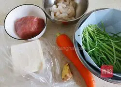 Illustration of how to make shrimp wontons 1