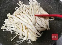 Illustration of how to make ham and mushroom soup 6