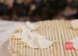 Frying in old memories Illustration of making meat triangle 10