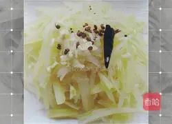 Illustration of how to make cold shredded potatoes 6