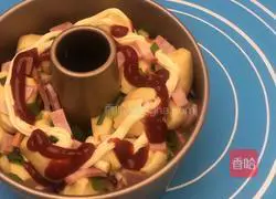 Illustration of how to make bacon, chive and shredded buns 14