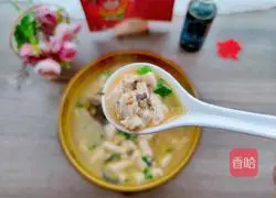 Illustration of how to make crucian carp white jade soup 7