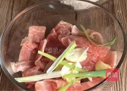 Illustration of how to make sesame-flavored pot-wrapped pork 3