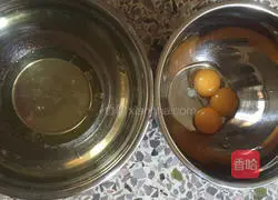 Illustration of how to make crispy egg-flavored biscuits 2