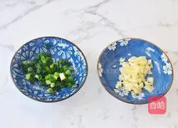 Illustration of how to make beef rolls with enoki mushrooms 2