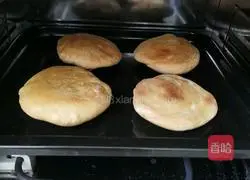 Illustration of how to make scones 7