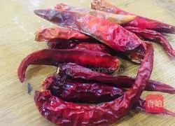 Illustration of how to make spicy and sour chicken feet in summer 5