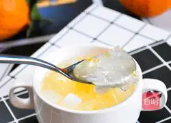 Illustration of how to make fruit tremella soup 10